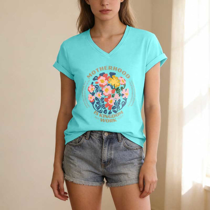 Christianartworkshop T-shirt bohème fleuri à col en V « La maternité est un royaume » pour le travail - image 11