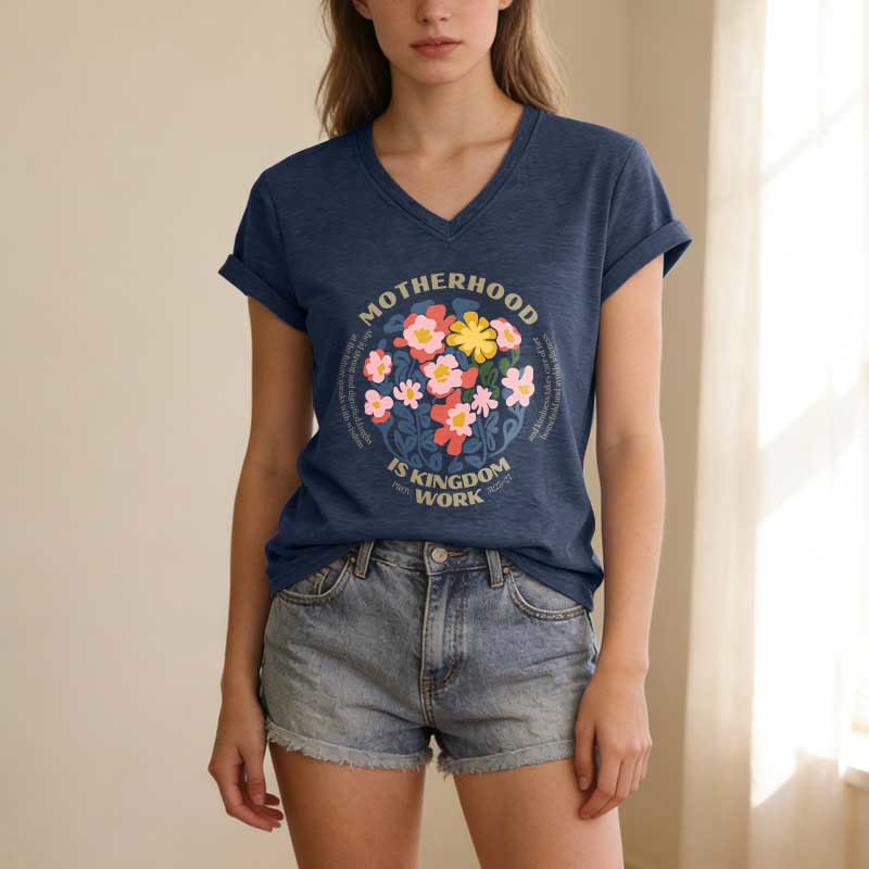 Christianartworkshop T-shirt bohème fleuri à col en V « La maternité est un royaume » pour le travail - image 19