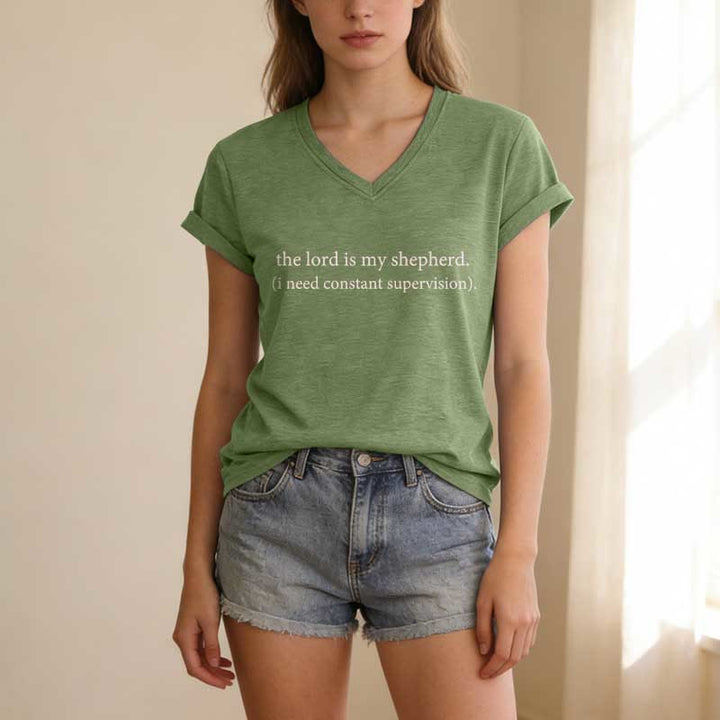 Christianartworkshop Le Seigneur est mon berger, j'ai besoin d'une surveillance constante. T-shirt décontracté à col en V. - image 3