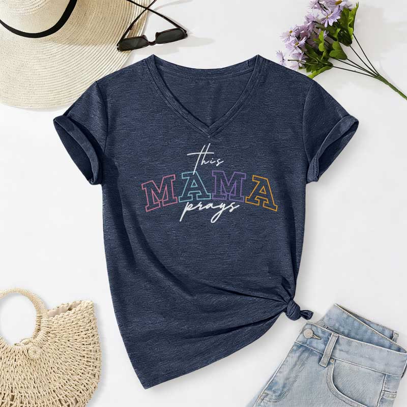 Christianartworkshop T-shirt décontracté à col en V « Maman prie en croix » - Bleu marine - 2XL - image 18