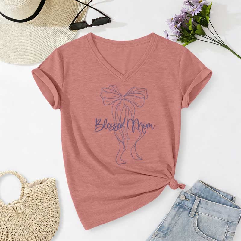 Christianartworkshop T-shirt décontracté à col en V avec motif nœud papillon « Maman bénie » - Rose clair - 2XL - image 12