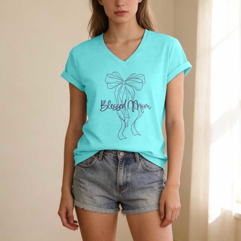 Christianartworkshop T-shirt décontracté à col en V avec motif nœud papillon « Maman bénie » - image 11