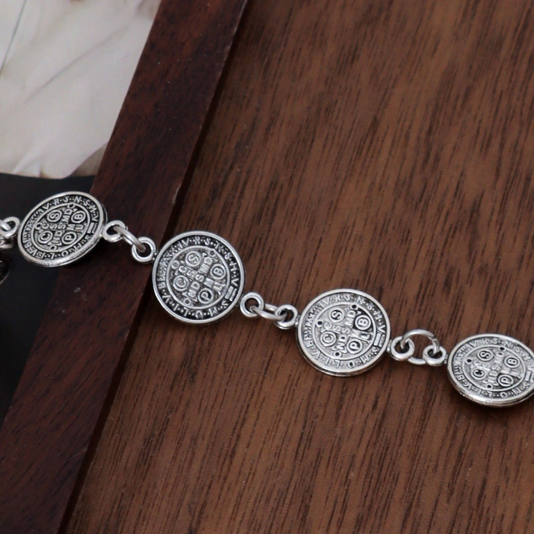 Christianartworkshop Bracelet à maillons avec médaille de Saint Benoît et pendentif crucifix : symbole sacré de la protection divine - image 3
