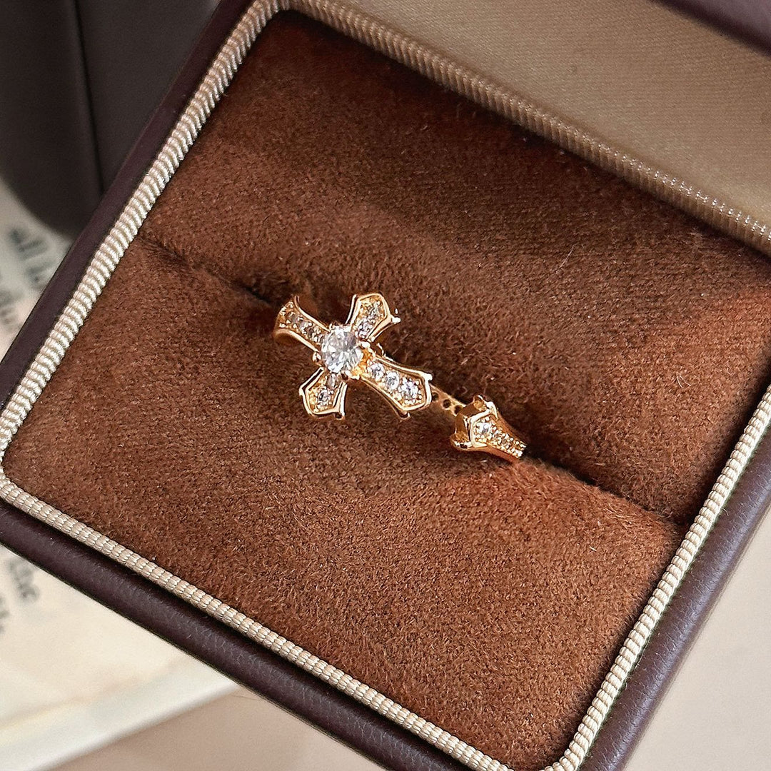 Christianartworkshop Bague ajustable délicate en forme de croix pavée de zircon : doux symbole de la foi en la rédemption céleste - Doré (Convient aux pointures américaines 7 à 9) - image 3