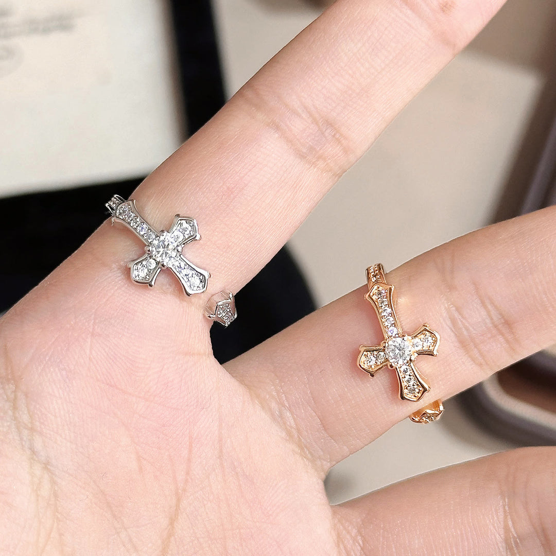 Christianartworkshop Bague ajustable délicate en forme de croix pavée de zircon : doux symbole de la foi en la rédemption céleste - image 1