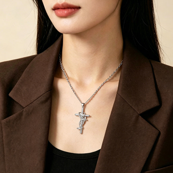 Christianartworkshop Collier pendentif croix papillon en zircon et vigne enroulée : bijou de foi et de rédemption sacrée à 4 couleurs - image 1