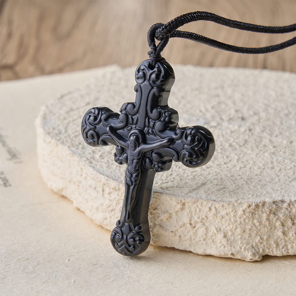 Collier pendentif crucifix en obsidienne de style classique, créé par Christianartworkshop - Noir - image 0