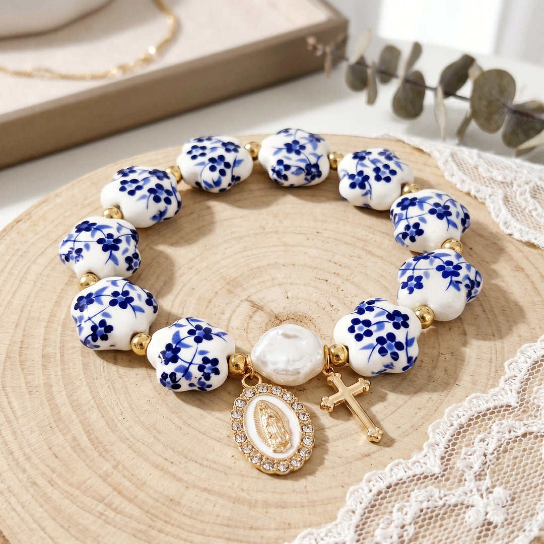 Bracelet en porcelaine céramique à motif floral avec pendentif médaille de Notre - Dame et croix (3 modèles) - image 6