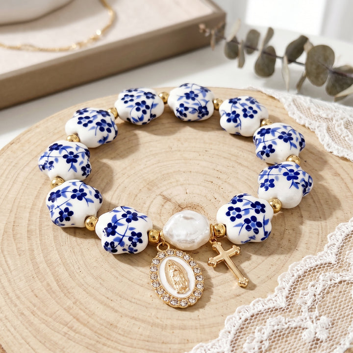 Bracelet en porcelaine céramique à motif floral avec pendentif médaille de Notre - Dame et croix (3 modèles) - image 6