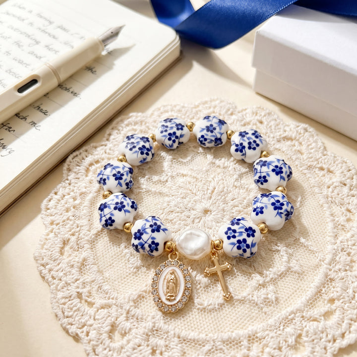 Bracelet en porcelaine céramique à motif floral avec pendentif médaille de Notre - Dame et croix (3 modèles) - image 7