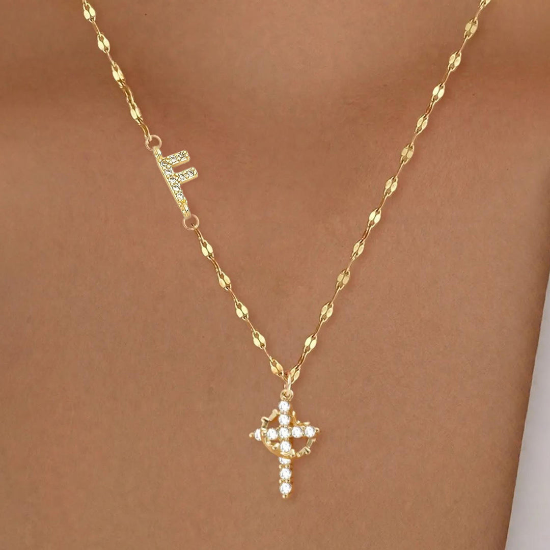 Collier croix couronne personnalisée avec initiale AZ, tons or et argent, de Christianartworkshop : bijou pendentif monogramme sacré personnalisé - F - Doré - image 8