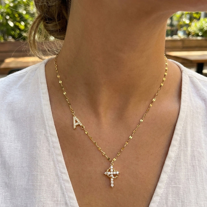 Collier croix couronne personnalisée avec initiale AZ, tons or et argent, de Christianartworkshop : bijou pendentif monogramme sacré personnalisé - image 2