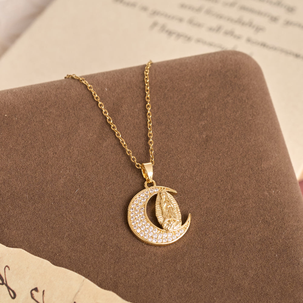 Christianartworkshop Collier Croissant de Lune Notre-Dame en Zircon : Pendentif Grâce Mariale Foi Sacrée - image 1