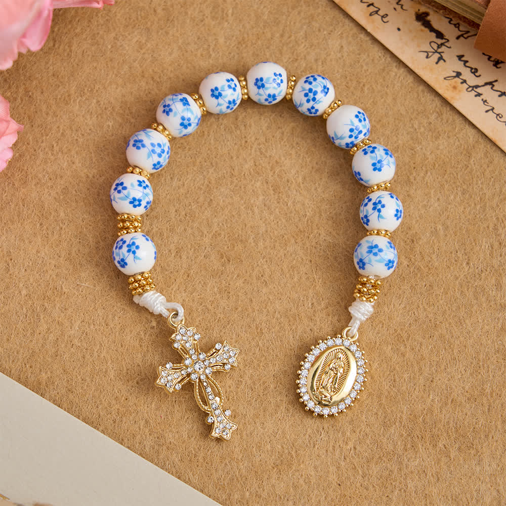 Christianartworkshop Chapelet de poche en porcelaine bleue à motif floral, orné d'une élégante Vierge Marie et d'une croix. - Notre-Dame et la Croix - image 0