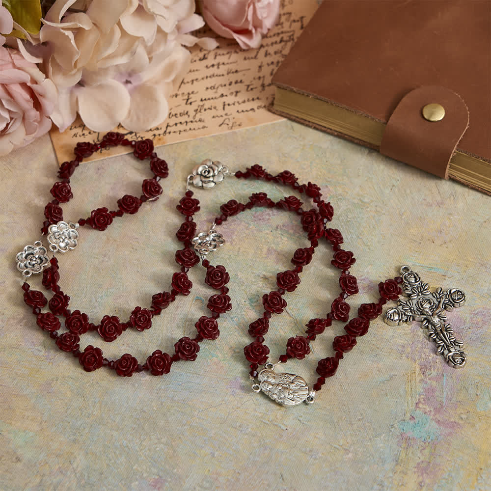 Christianartworkshop Chapelet de perles de roses rouge vin cinabre avec centre de table Sainte Famille - image 2