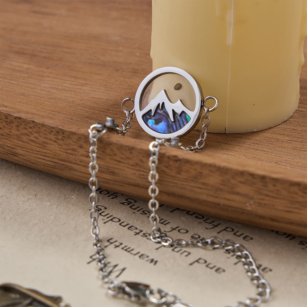 Christianartworkshop Bracelet « Montagne de Foi » de Mustard Seed : Croix et breloque en nacre d'ormeau - image 1