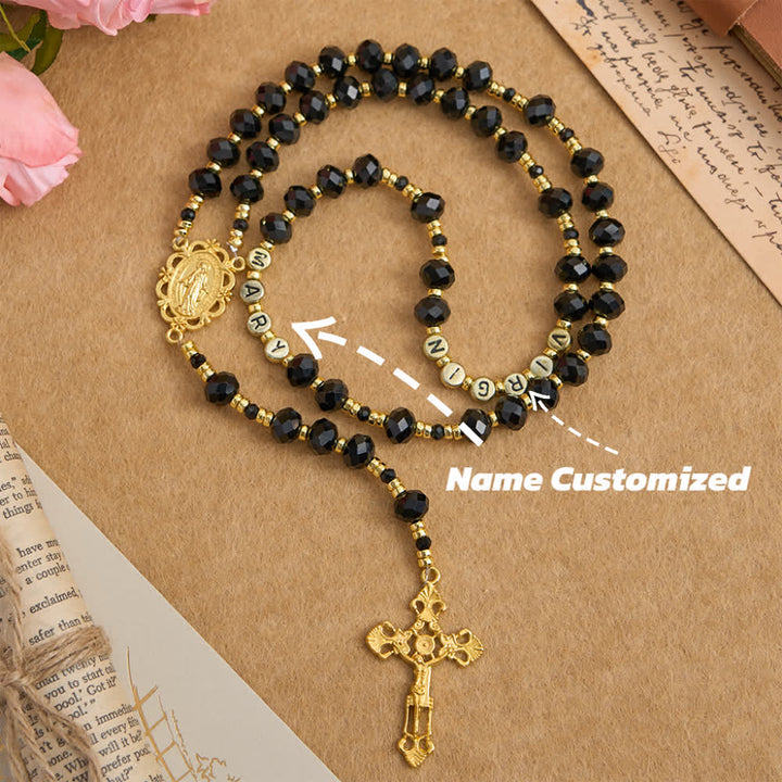 Chapelet de la Vierge Marie en verre noir à facettes, personnalisé avec le prénom de maman, par Christianartworkshop - Nom personnalisé(en majuscules) - image 3