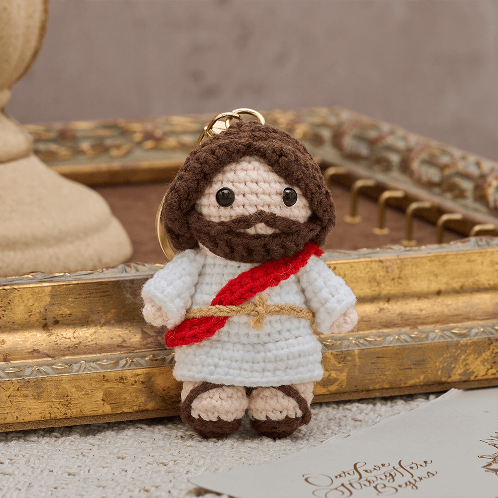 Christianartworkshop Porte-clés Jésus crocheté à la main, style Q : un symbole d'amour tendre et de réconfort divin - Jésus à la Q-Style - image 0