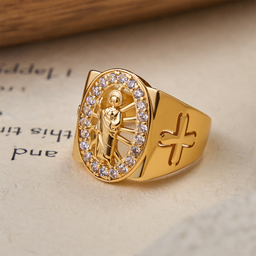 Christianartworkshop Bague chevalière audacieuse St. Jude en zircon avec halo et croix latérale : un symbole d’espoir et de guidance divine - image 1