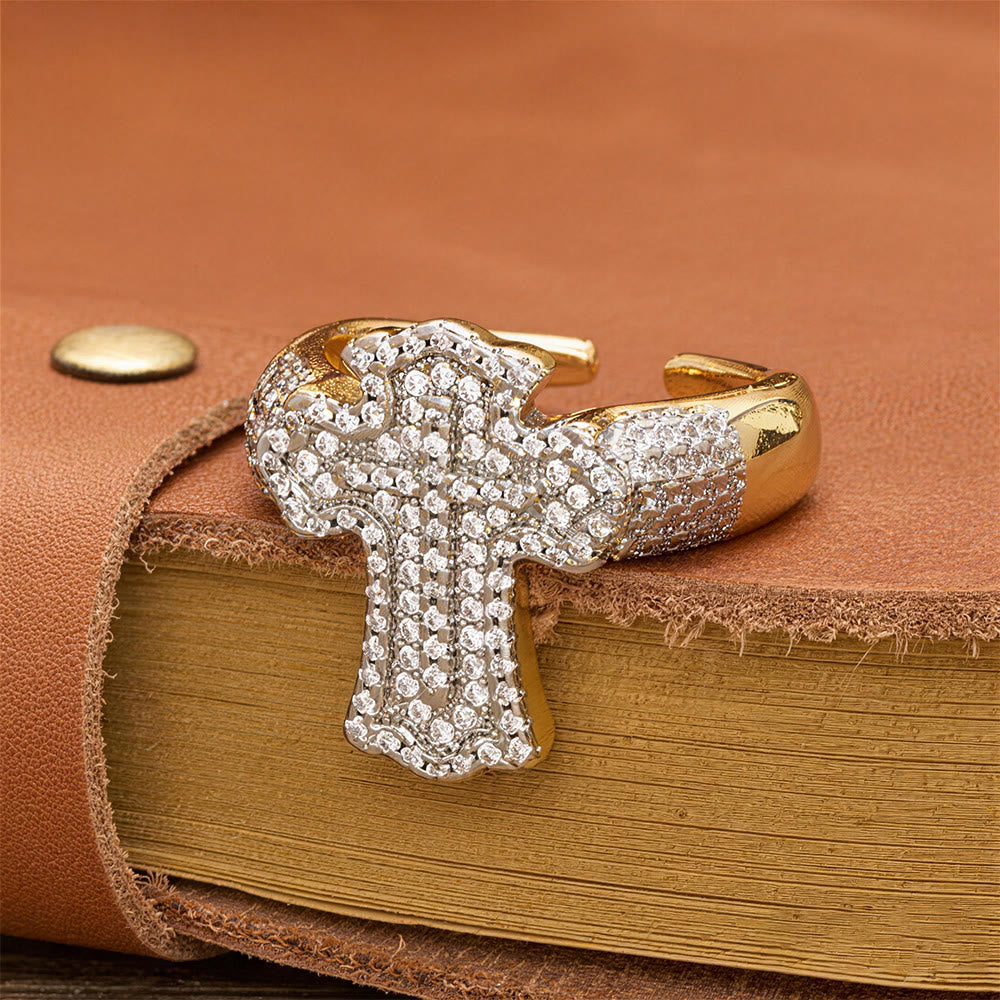 Christianartworkshop Bague imposante en forme de croix entièrement pavée : une affirmation de foi et de grâce divine - image 1