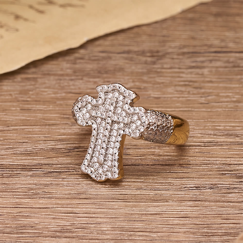 Christianartworkshop Bague imposante en forme de croix entièrement pavée : une affirmation de foi et de grâce divine - Croix (Convient aux tailles américaines 6 à 8) - image 0