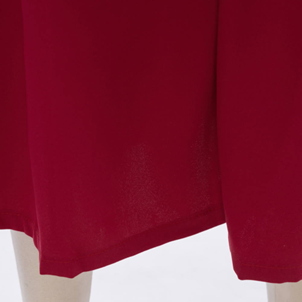 Robe de clergé traditionnelle bordeaux de Christianartworkshop avec croix dorée et col en V. - image 11