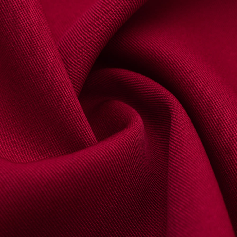 Robe de clergé traditionnelle bordeaux de Christianartworkshop avec croix dorée et col en V. - image 12