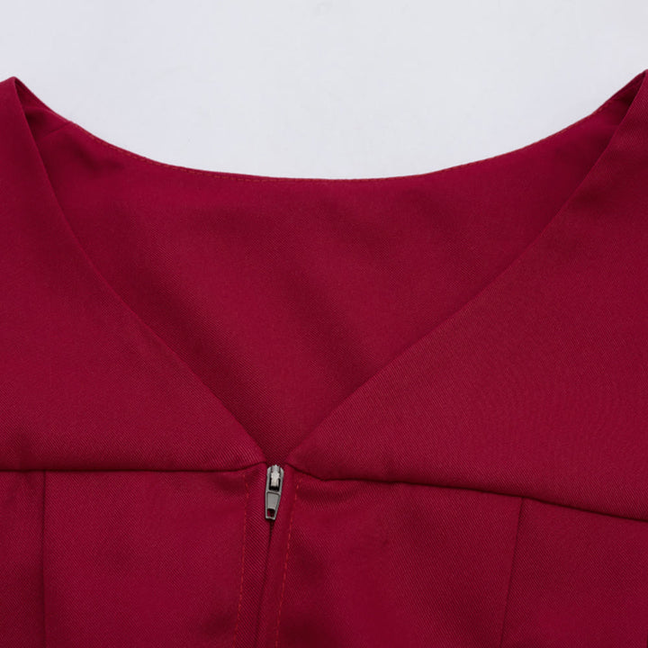 Robe de clergé traditionnelle bordeaux de Christianartworkshop avec croix dorée et col en V. - image 8