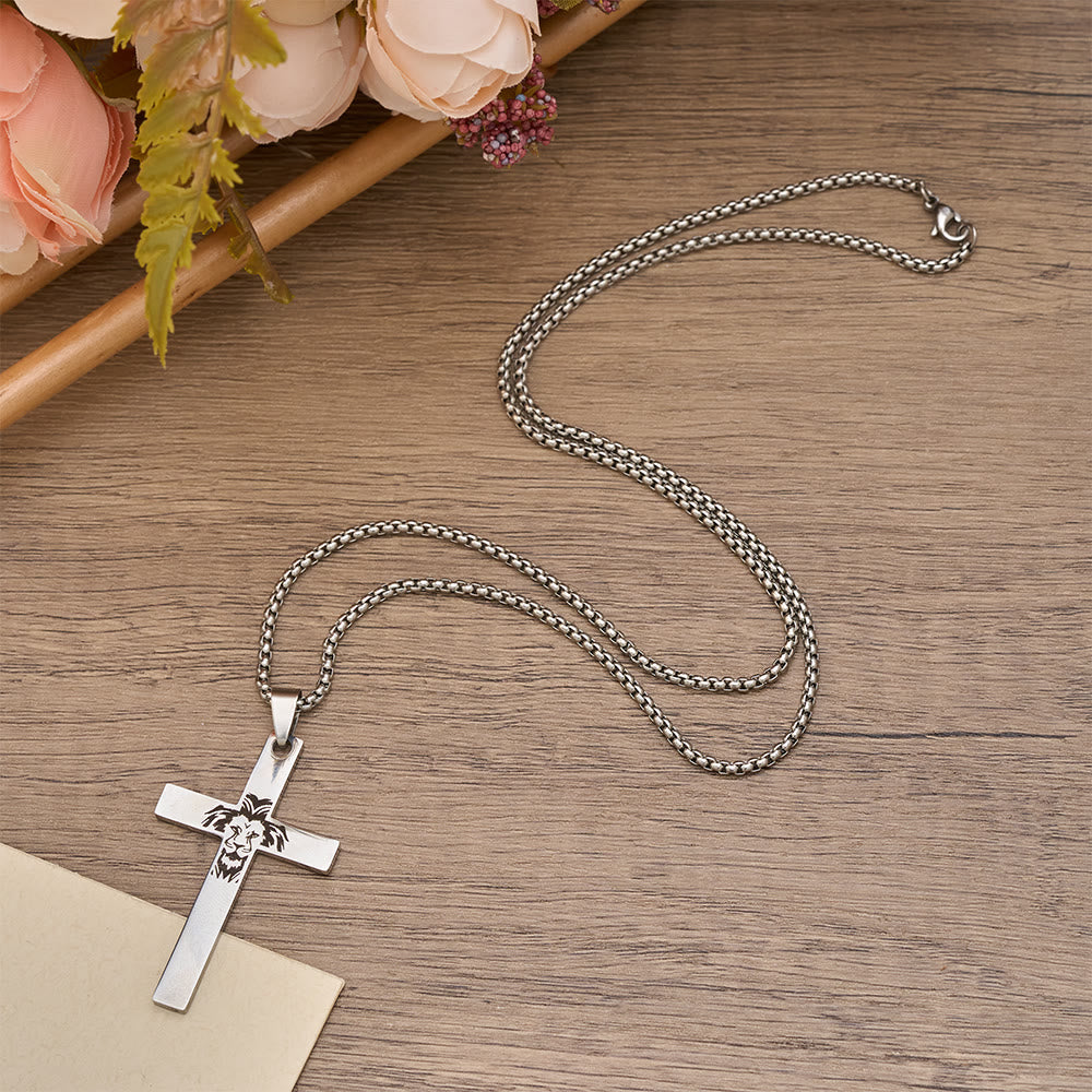 Christianartworkshop Collier pendentif croix double face avec lion et gravure inspirante : symbole de courage et de foi - image 4
