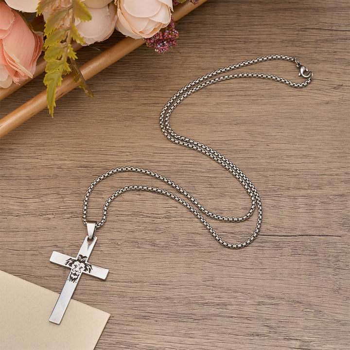 Christianartworkshop Collier pendentif croix double face avec lion et gravure inspirante : symbole de courage et de foi - image 4