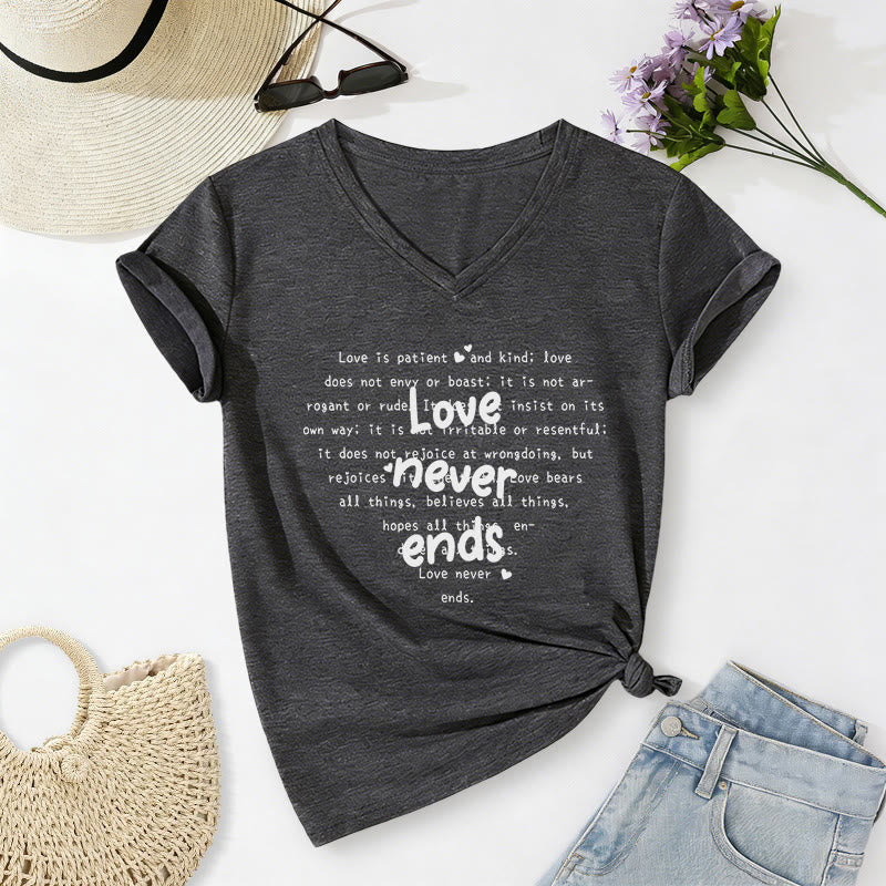 Christianartworkshop T-shirt décontracté à col en V avec verset biblique « L’amour ne finit jamais » - Gris foncé - 2XL - image 20