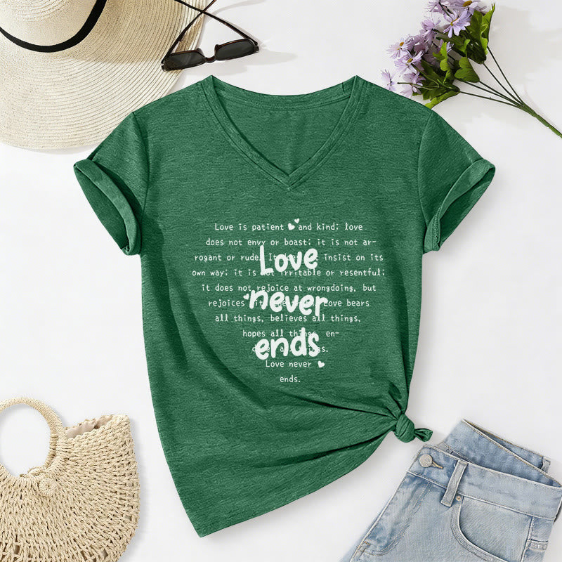 Christianartworkshop T-shirt décontracté à col en V avec verset biblique « L’amour ne finit jamais » - Vert foncé - 2XL - image 14