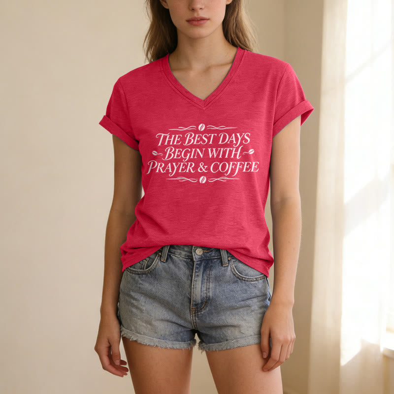 Christianartworkshop Les meilleures journées commencent par une prière et un café - T-shirt décontracté à col en V - image 23