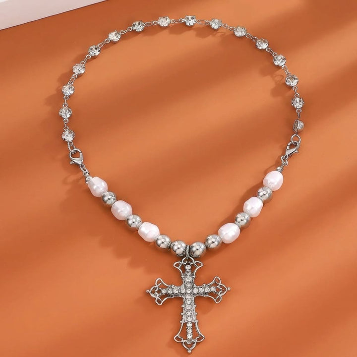 Collier croix gothique en perles baroques et zircon de Christianartworkshop : un symbole de foi et de dévotion romantique - image 9
