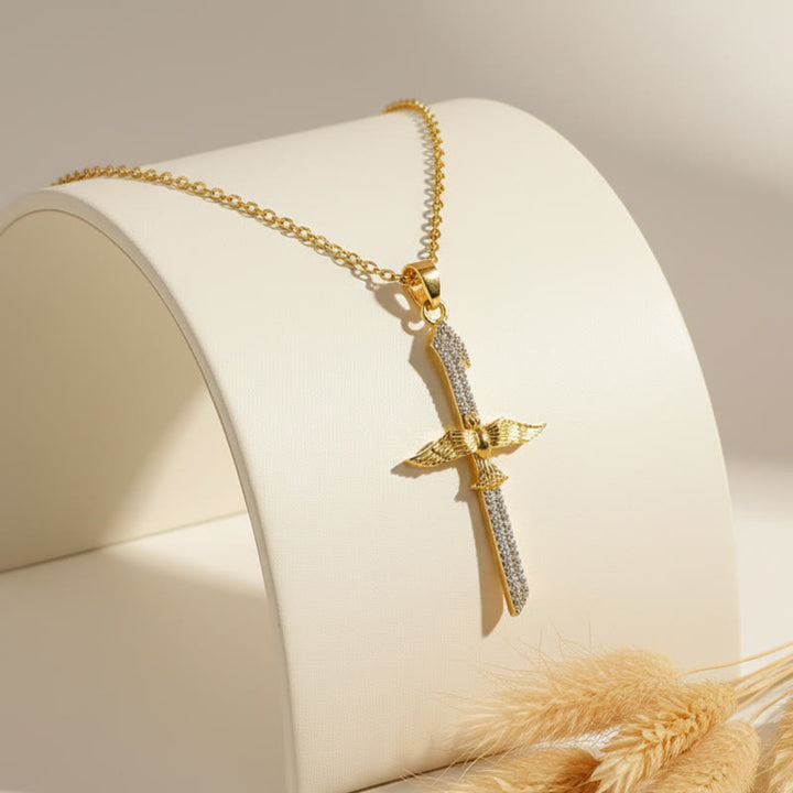 Christianartworkshop Collier croix épée en zircon étincelant avec ailes de colombe : un symbole de protection divine - image 2
