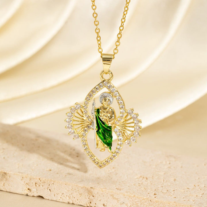 Collier pendentif orné Saint Jude de Christianartworkshop avec halo de zircon en forme d'éventail : un symbole d'espoir et de grâce divine - Saint Jude - image 0
