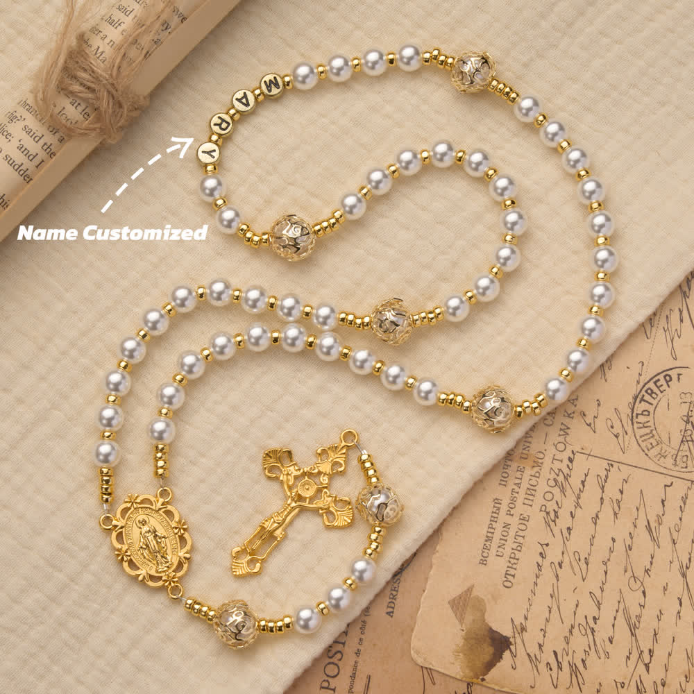 Christianartworkshop Chapelet élégant blanc de la Vierge Marie avec lettres personnalisées - Nom personnalisé(en majuscules) - image 2