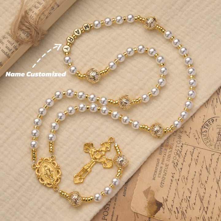 Christianartworkshop Chapelet élégant blanc de la Vierge Marie avec lettres personnalisées - Nom personnalisé(en majuscules) - image 2