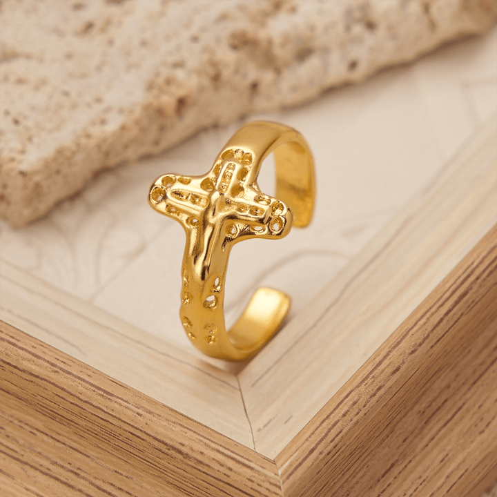 Christianartworkshop Bague dévotionnelle crucifix : emblème de rédemption et de foi inébranlable - Convient aux tailles américaines 6 à 9 - image 0
