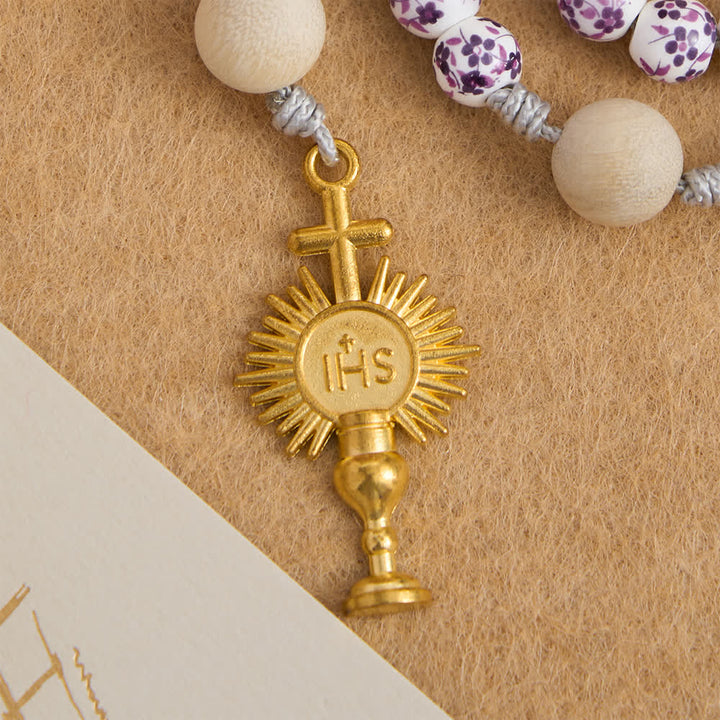 Christianartworkshop Chapelet en céramique à motif floral violet et en bois de camphre avec saint Benoît et calice IHS - image 7