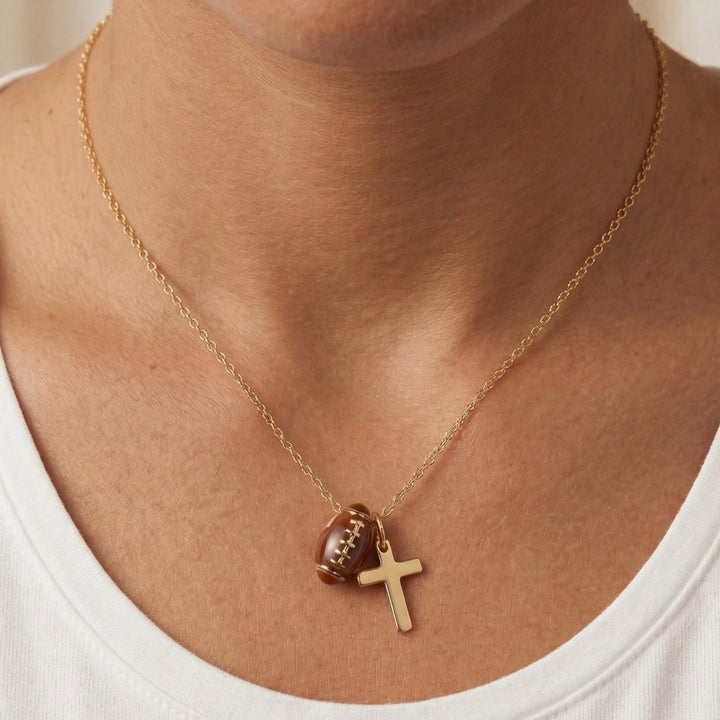 Christianartworkshop Ensemble de bijoux Ballon de sport et Croix (collier + bracelet) avec carte : Un symbole de foi et de passion sportive - image 19