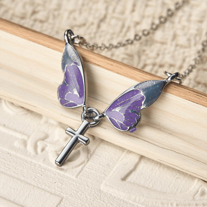 Christianartworkshop Collier pendentif croix en forme d'aile de papillon : un symbole éclatant de lumière divine et d'espoir - Papillon et croix - image 0