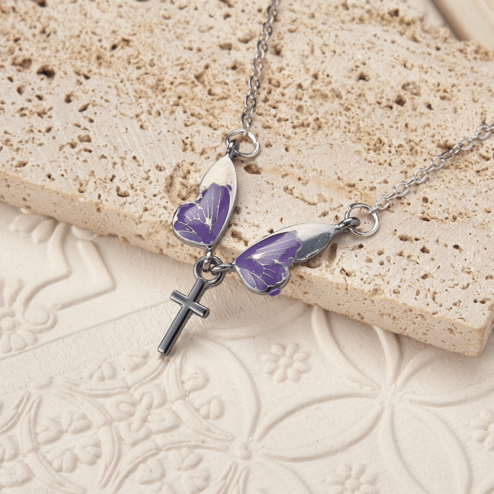 Christianartworkshop Collier pendentif croix en forme d'aile de papillon : un symbole éclatant de lumière divine et d'espoir - image 3