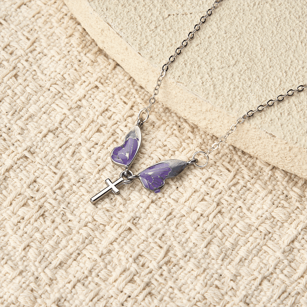 Christianartworkshop Collier pendentif croix en forme d'aile de papillon : un symbole éclatant de lumière divine et d'espoir - image 4