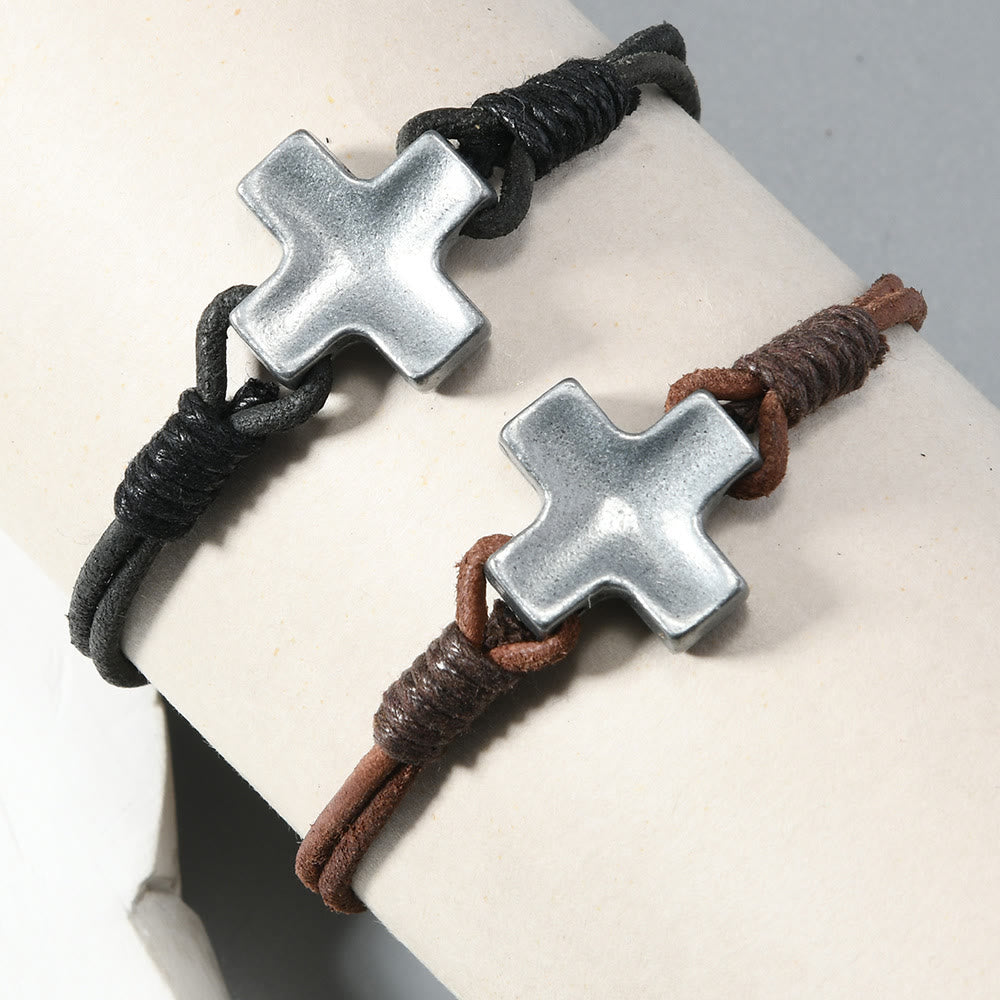 Christianartworkshop Croix en métal vieilli sur cordon de cuir tressé : un emblème de foi inébranlable - image 1