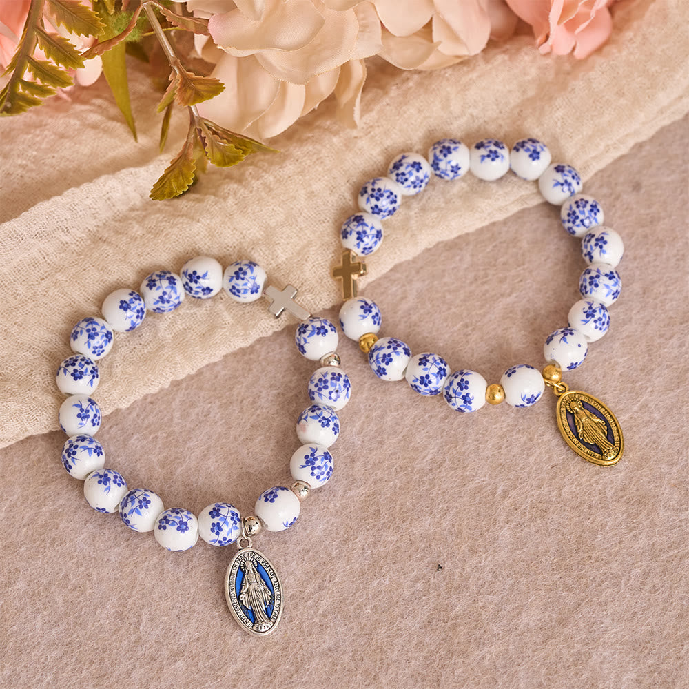 Christianartworkshop Bracelet vintage en perles de céramique à motif floral, orné d'une croix et d'une médaille de Marie : un rappel de la grâce divine - image 1