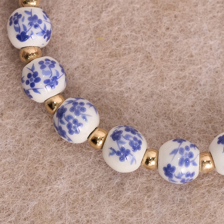 Christianartworkshop Bracelet de perles en céramique à motif floral bleu et rose avec une grande perle blanche : un rappel de la grâce divine - image 7