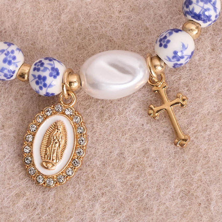 Christianartworkshop Bracelet de perles en céramique à motif floral bleu et rose avec une grande perle blanche : un rappel de la grâce divine - image 8