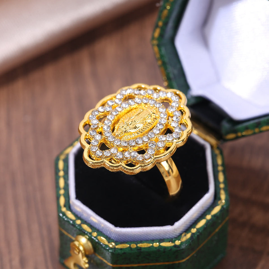 Christianartworkshop Bague mariale ornée d'une bordure en dentelle et d'un halo de zirconiums : un symbole de dévotion - image 3
