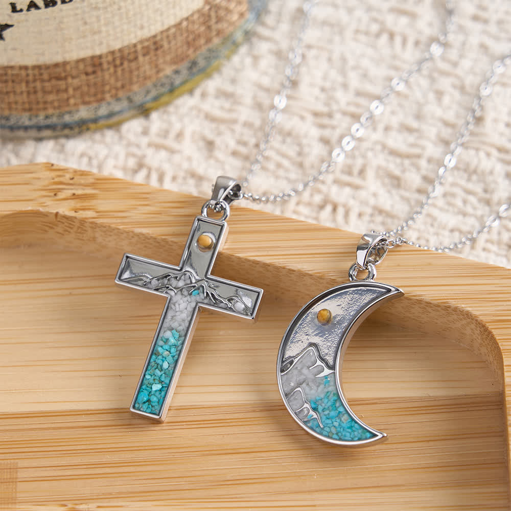 Christianartworkshop Collier Croissant de Lune et Croix « Graine de Moutarde » : Incrustation turquoise et design argenté - image 0